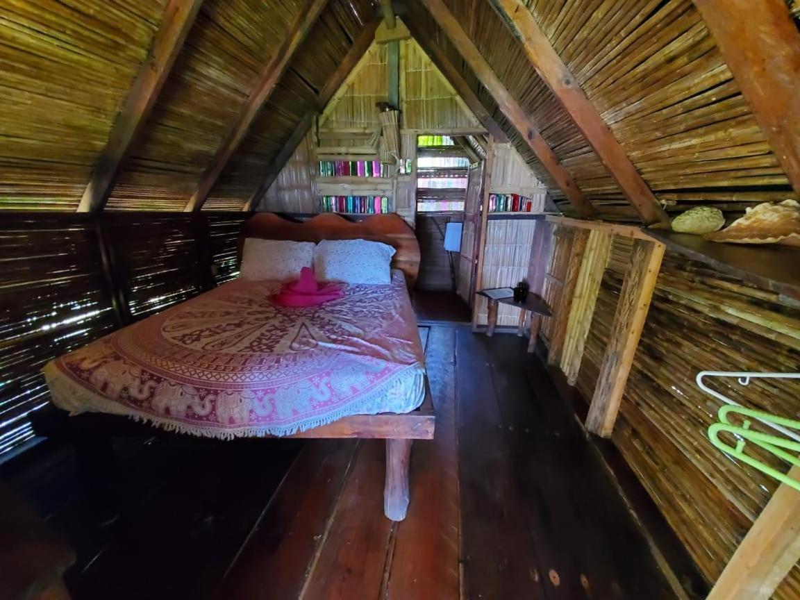 Derek's Place Eco-Lodge Little Corn Island Buitenkant foto
