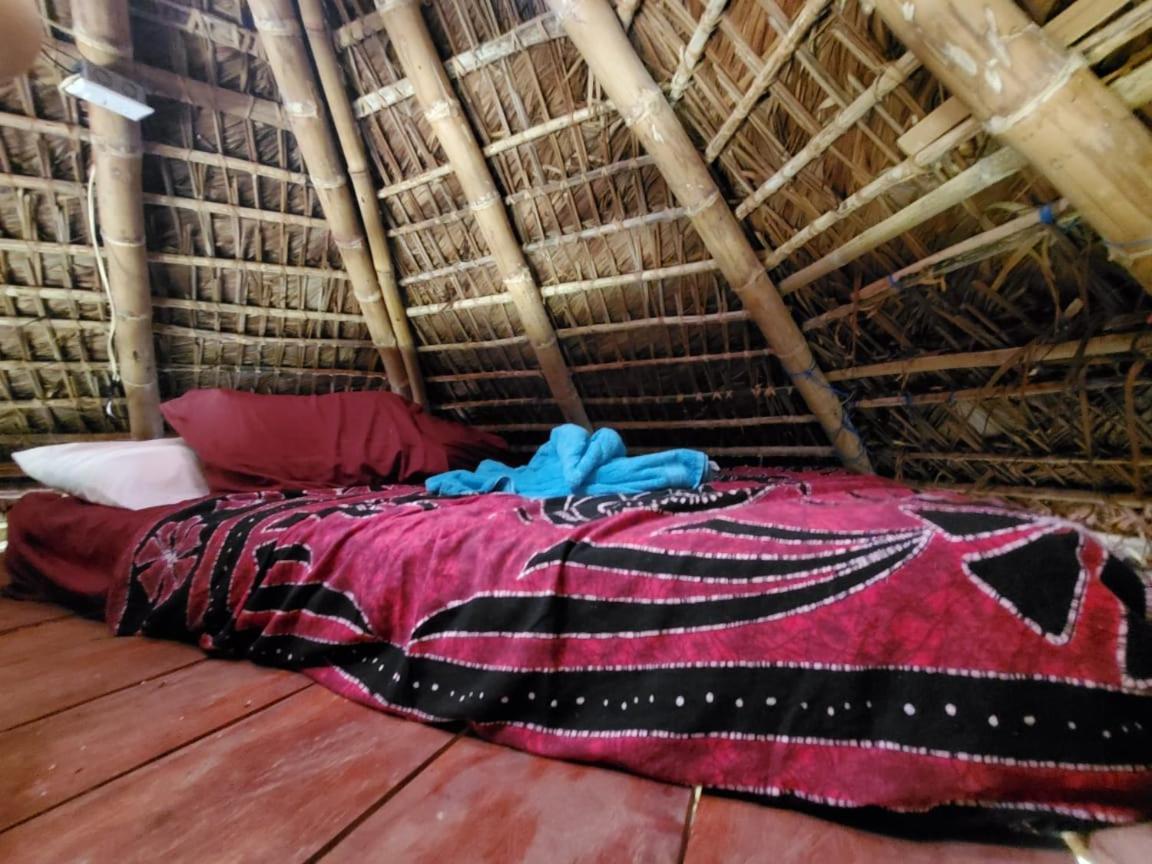Derek's Place Eco-Lodge Little Corn Island Buitenkant foto