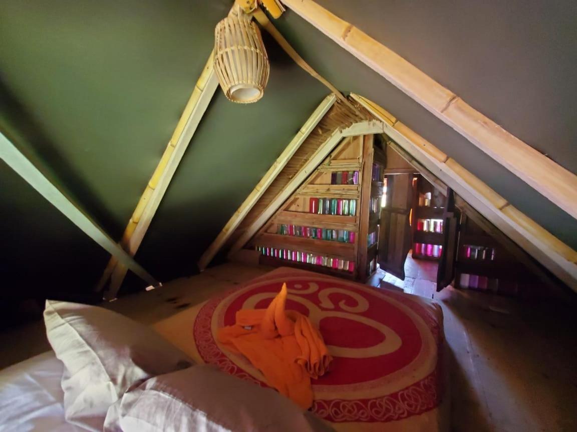 Derek's Place Eco-Lodge Little Corn Island Buitenkant foto