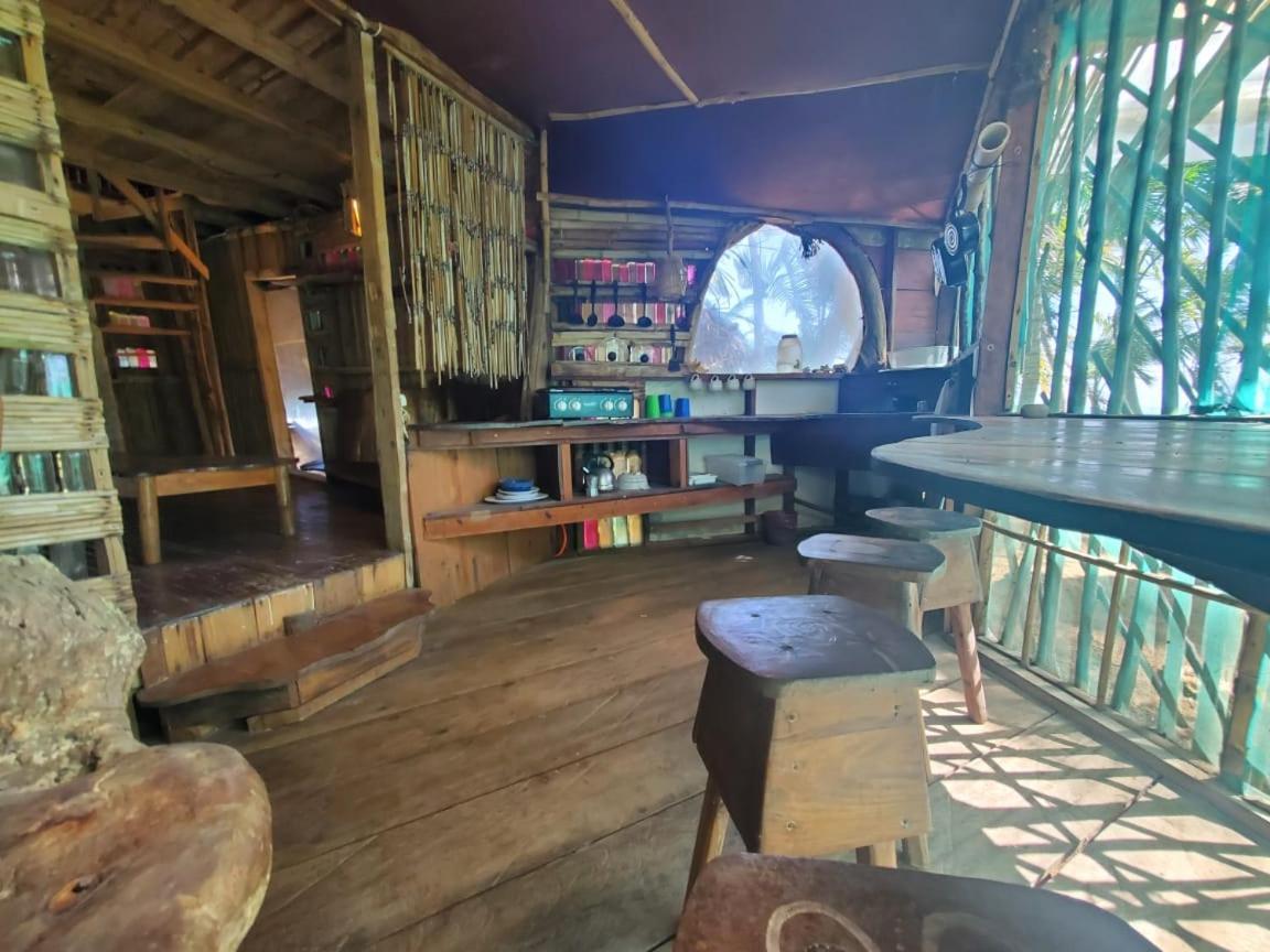 Derek's Place Eco-Lodge Little Corn Island Buitenkant foto